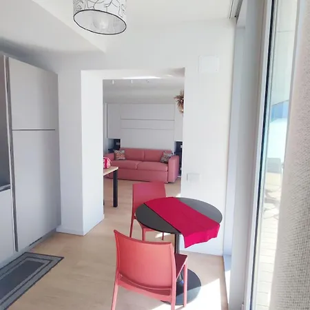 My Waterfront Apartman *